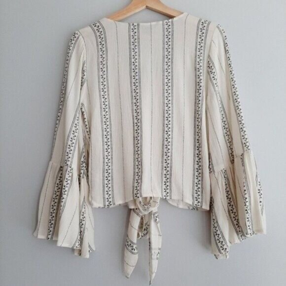 AEO - New Boho Peasant Blouse Tie Front w/ Bell Sleeve Sz XS - Picture 9 of 11